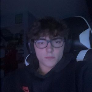 Meet your Posher, Bradley